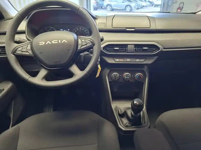 Dacia Sandero sce 65 — photo 10