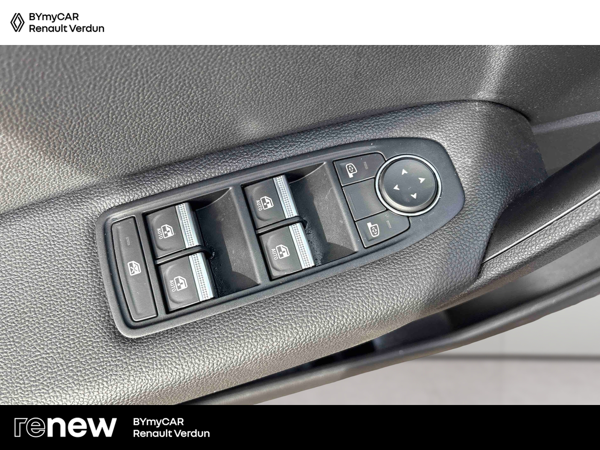 Renault Captur mild hybrid 140 — photo 16