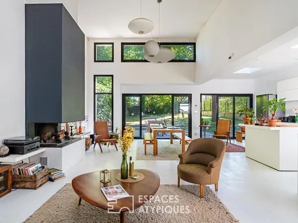 Maison avec extension contemporaine et esprit loft au coeur du Domaine de la Marche