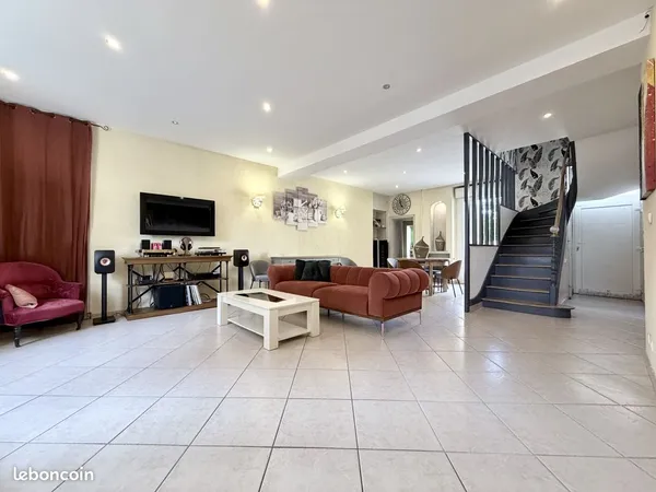 Maison 5 pièces 145 m²