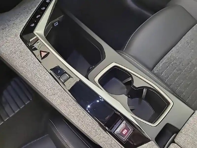 Peugeot 3008 electrique 210 ch 73 kwh — photo 43