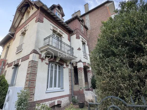 Maison 8 pièces 176 m²