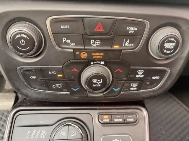 Jeep Compass 1.3 turbo t4 190ch phev 4xe limited at6 eawd — photo 14