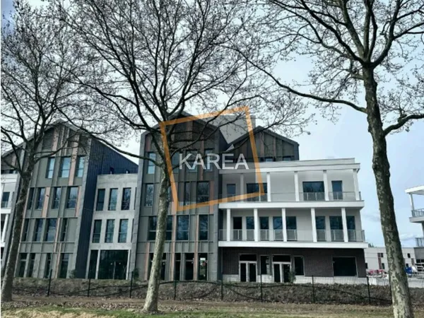 Local commercial 361 m²