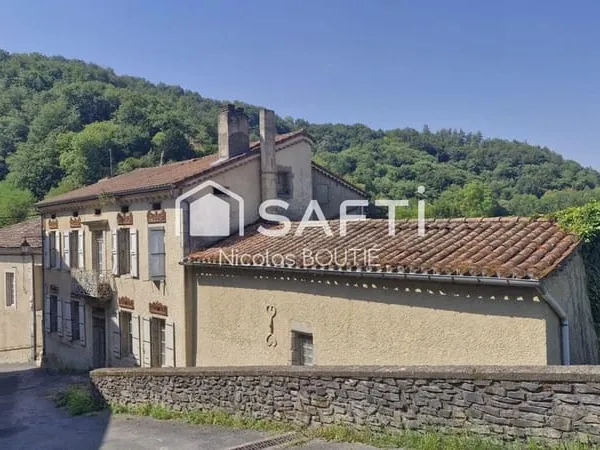 Maison de village à rénover  Fort potentiel 