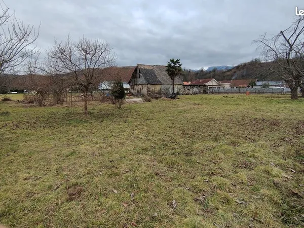 Terrain constructible secteur de Lourdes