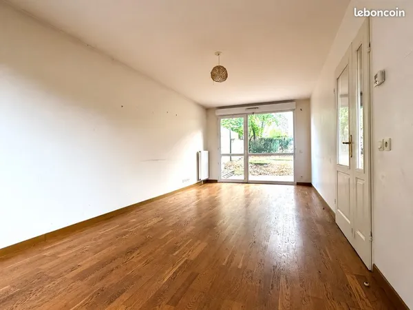 Maison 5 pièces avec jardin et parking sécurisé