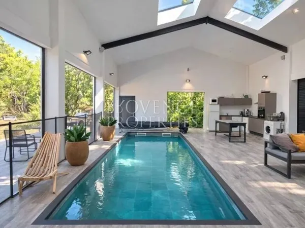 Hôtel 13 pièces 250 m²
