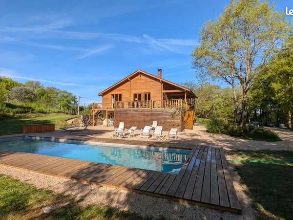 Maison en bois 10 pièces 245 m²
