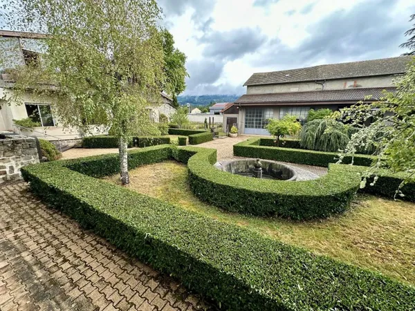 DEMEURE DE 424 m² en vente à AMBERT ( 63600)