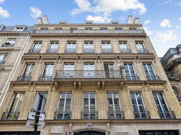 Bureaux 710 m²