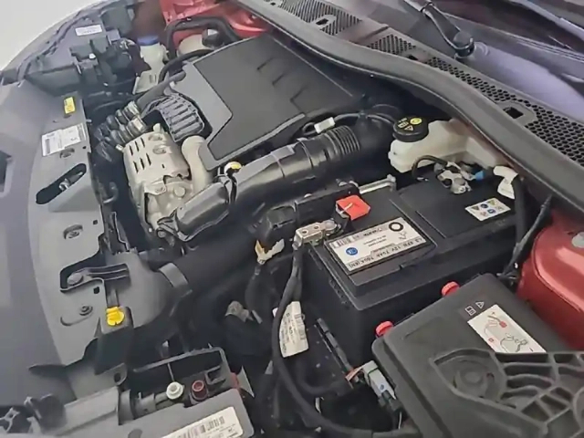 Peugeot 2008 puretech 100 s&amp;s bvm6 — photo 15