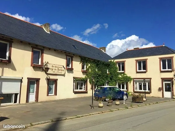 Grande Maison 300 m² avec 8 chambre a louer à Lanrelas 22250