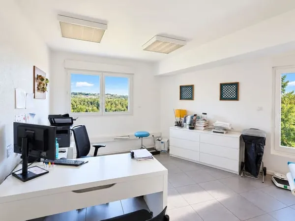 Bureaux 168 m²