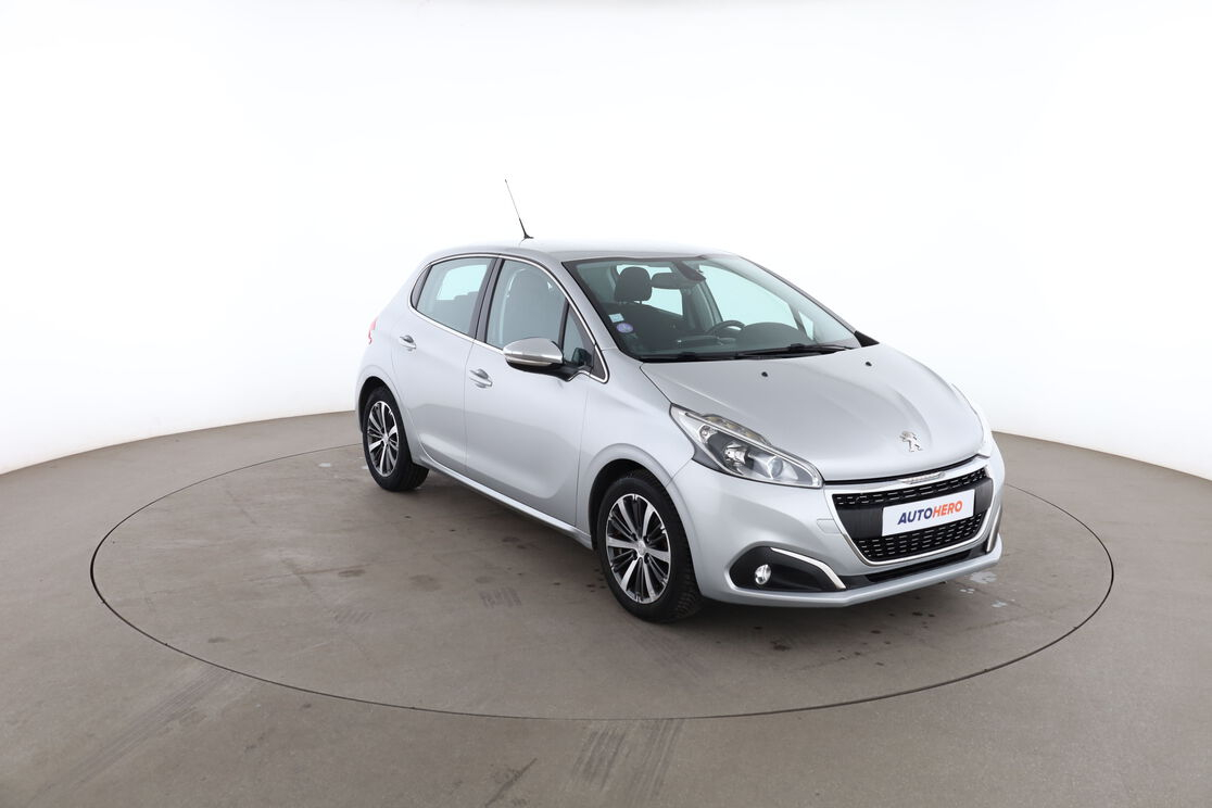 Peugeot 208 1.2 PureTech Allure — photo 7
