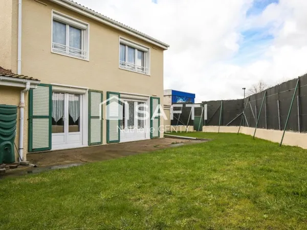 MAISON AVEC JARDIN ET GARAGE DANS QUARTIER RECHERCHÉ DE PETITE-SYNTHE