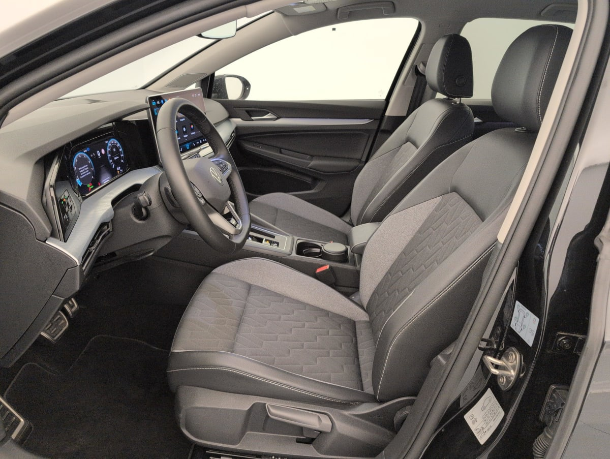 Volkswagen Golf 8 — photo 16