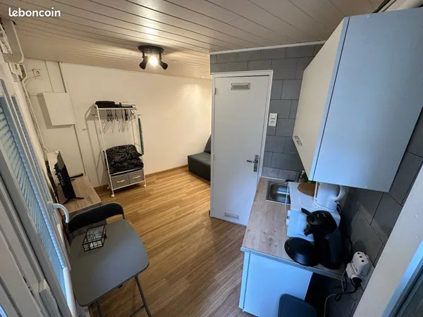 Studio rue du Champ de Mars ( centre ville )