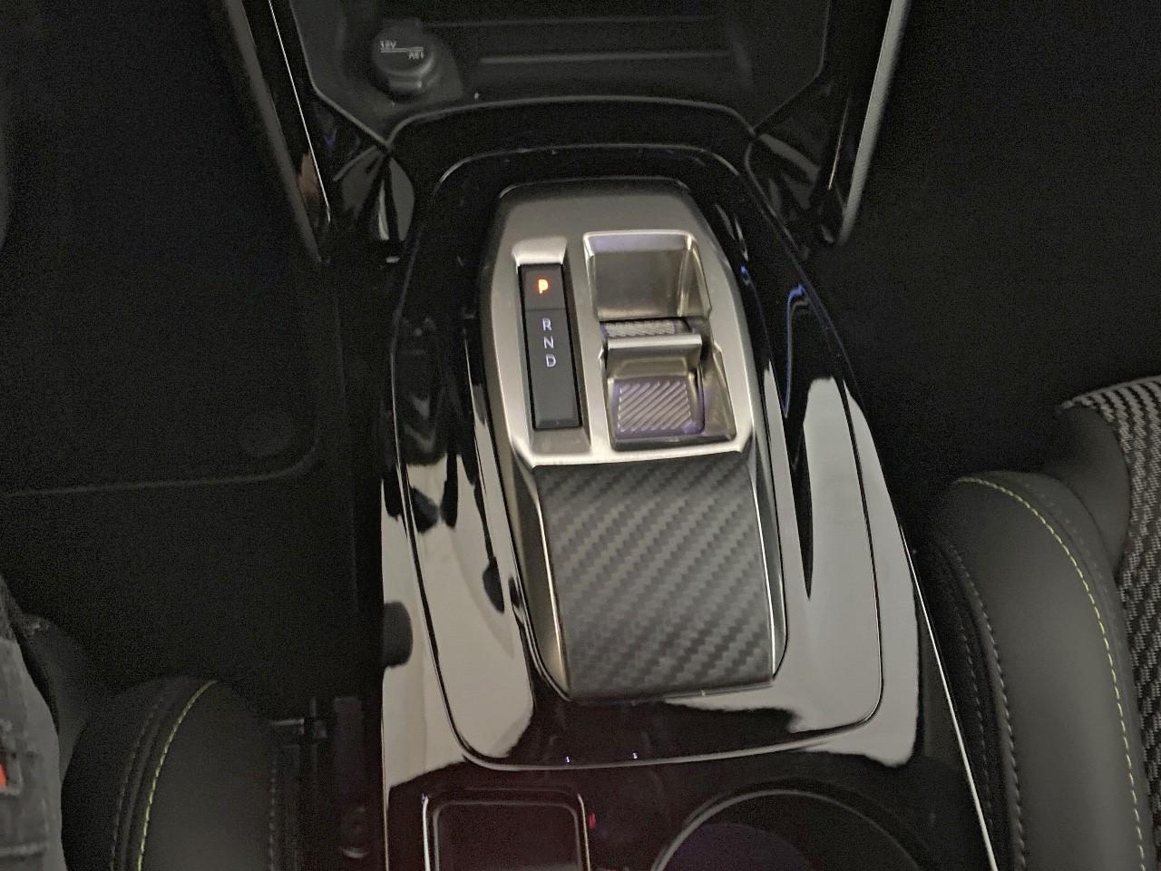 Peugeot 208 hybrid 145 ch e-dcs6 gt — photo 17