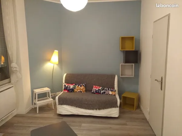 Joli studio meublé 20 m2, hyper centre St Etienne