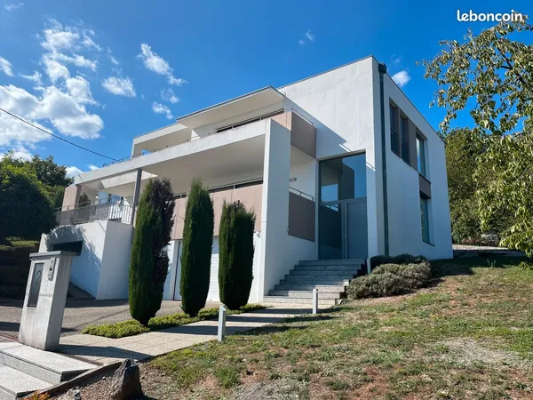 Appartement 3-4 pièces dans maison d'architecte - CERNAY 68700