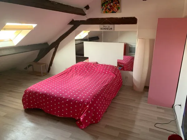 2 pièces 39m2 au sol derrière étages 660€
