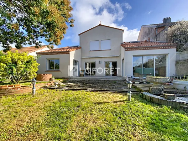 Maison 8 pièces 177 m²