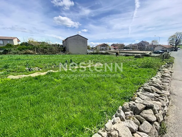 À vendre ? Belle parcelle constructible de plus de 2000 m² au coeur de Grazac