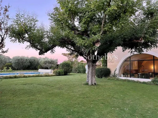 Maison 6 pièces 400 m²