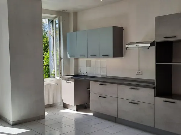 Loue maison de ville f3 centre bourg lury sur arnon