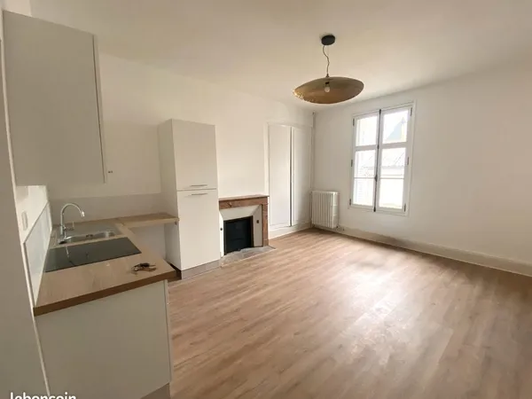 Beau T2 refait à neuf - 35 m2 - Proche Mairie et Préfecture