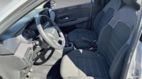 Dacia Sandero 1.0 TCe 90ch Expression — photo 9
