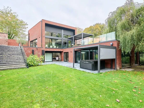 Maison individuelle 10 pièces 260 m²