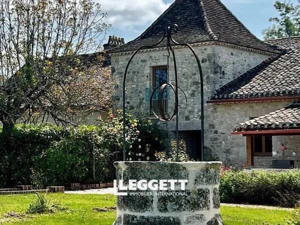 Maison 36 pièces 800 m²