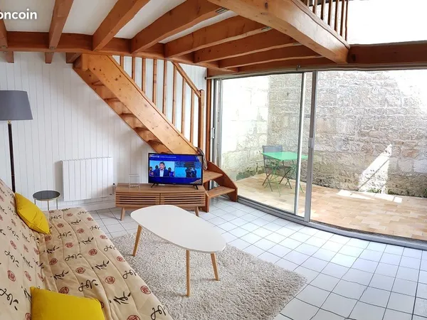 Location meublée 30 m² hypercentre + mezzanine + patio