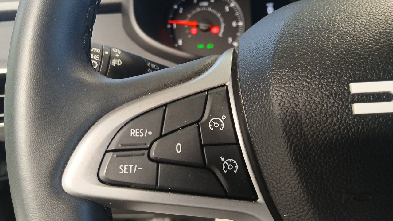 Dacia Sandero TCe 90 CVT — photo 18