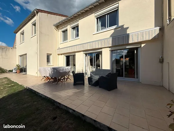 Maison 7 pièces 182 m²