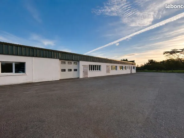 Local 1500 m² ROSPORDEN