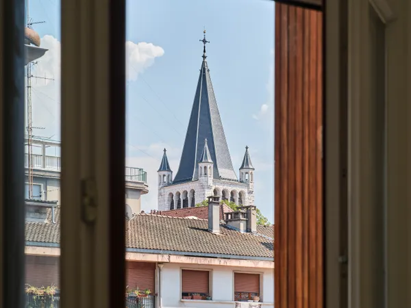 Vends appartement entièrement rénové 85m² T4 Annecy centre
