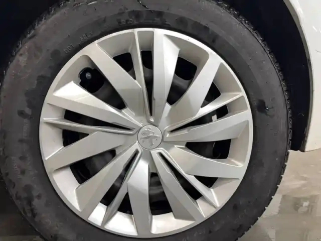 Peugeot 208 puretech 75 s&amp;s bvm5 — photo 5