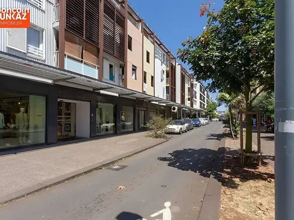 Local commercial 225 m² Saint-Pierre