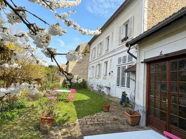 Maison 12 pièces 300 m²
