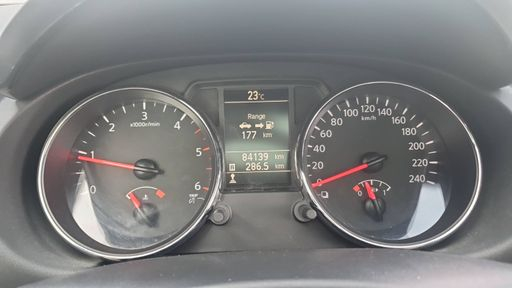 Nissan Qashqai 1.6 dCi 130 - N-Connecta – 2013 – 84139 km – Diesel – Boîte Manuelle — photo 34