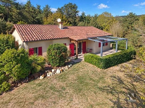 Maison de plain-pied 5 pièces 156 m²