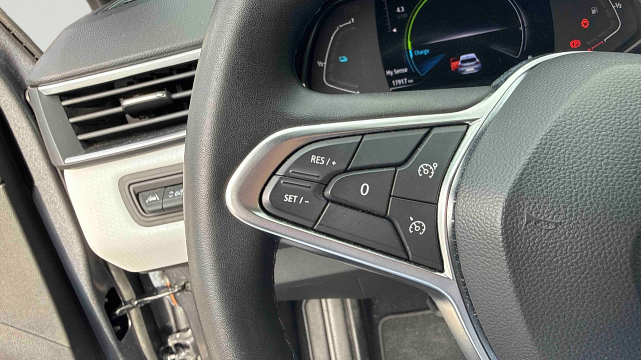 Renault Clio E-Tech full hybrid 145 — photo 18