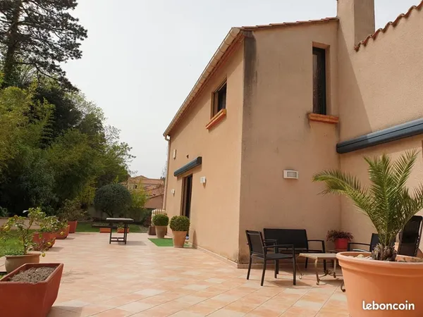 Maison 7 pièces 240 m²