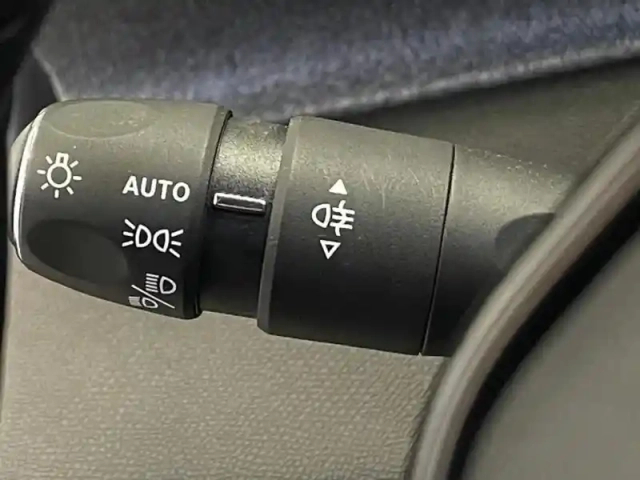 Peugeot 308 phev 180ch allure e-eat8 — photo 10