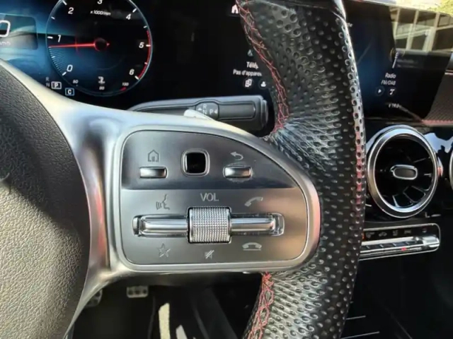 Mercedes Glb 200 d amg line — photo 19