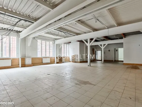 Bureau 640 m²