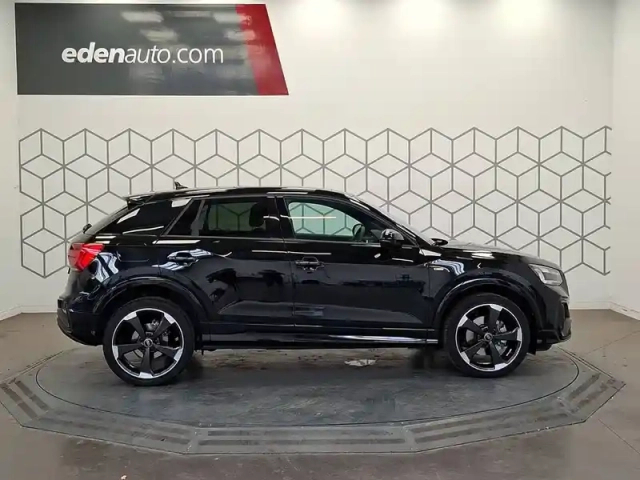 Audi Q2 35 tdi 150 s tronic 7 — photo 8